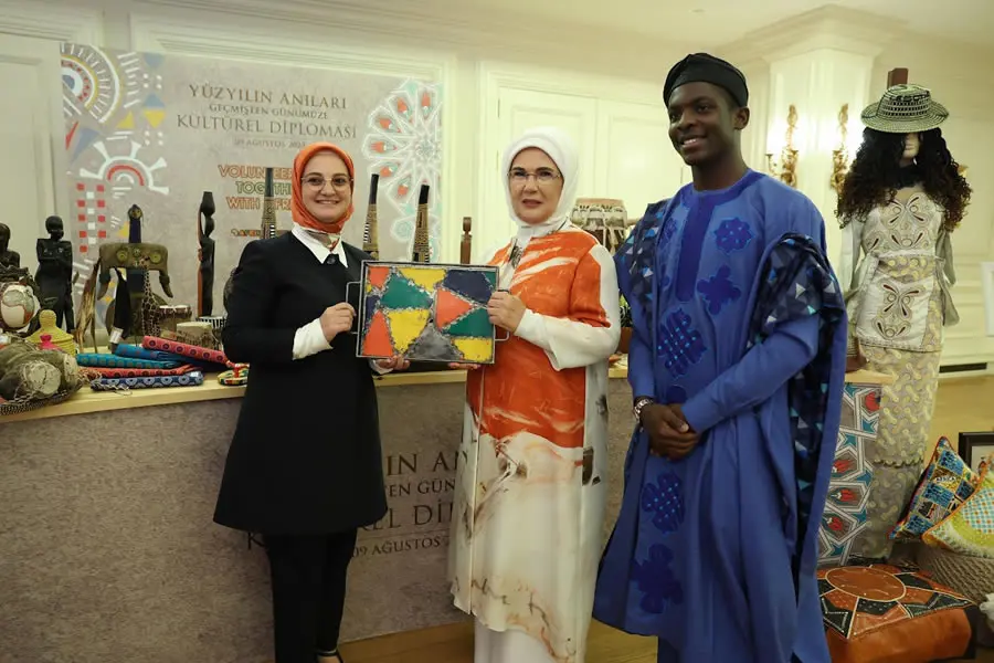 “Yüzyılın Anıları Geçmişten Günümüze Kültürel Diplomasi” sergisi